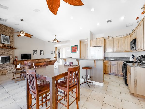 Palm Springs Home 984023