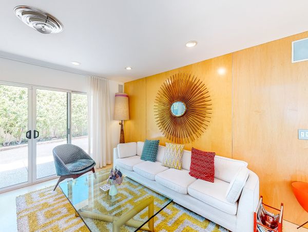 Palm Springs Home 984028