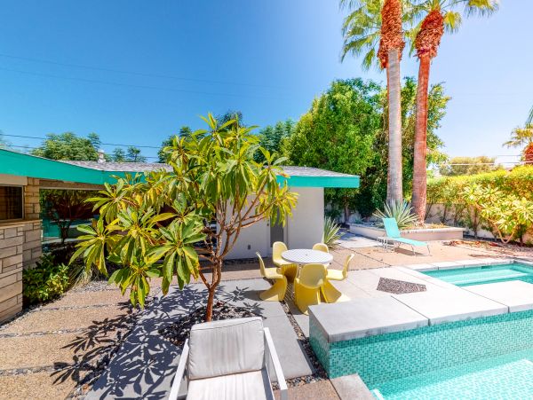 Palm Springs Home 984028
