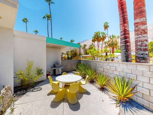 Palm Springs Home 984028