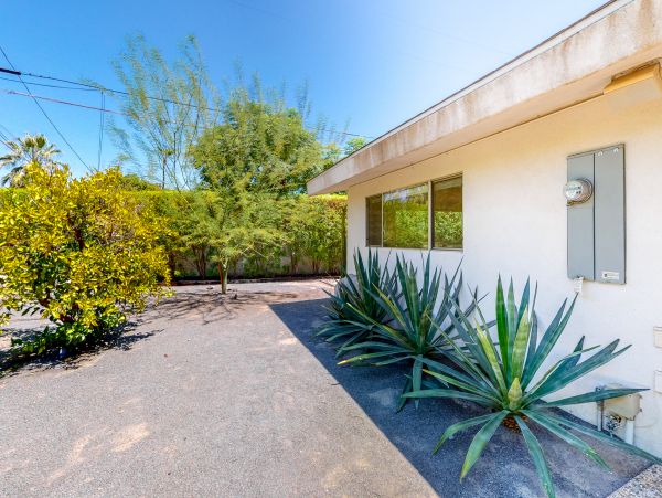 Palm Springs Home 984028