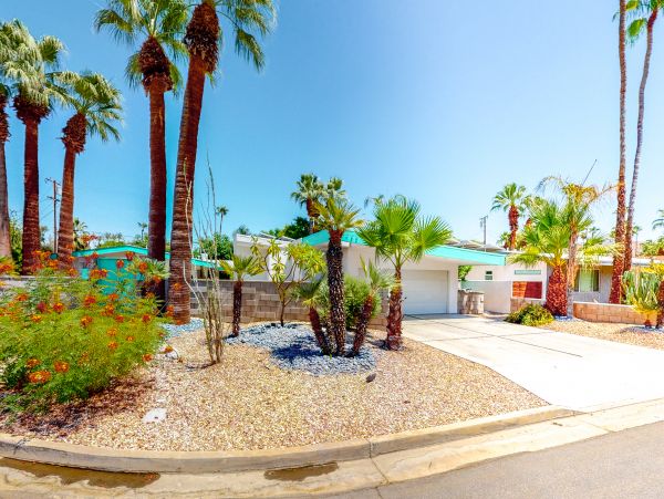 Palm Springs Home 984028