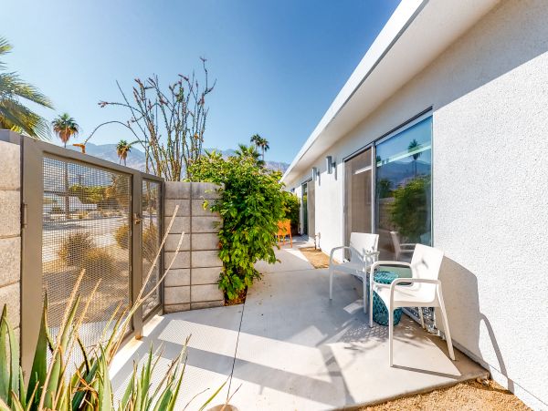 Palm Springs Home 984031