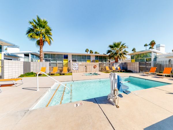 Palm Springs Home 984031