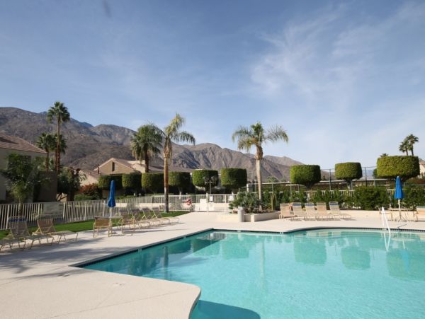 Palm Springs Home 984033