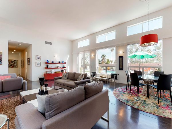 Palm Springs Home 984034