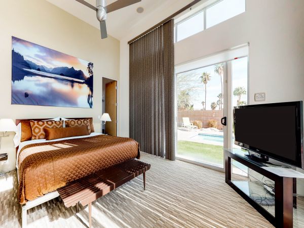 Palm Springs Home 984034