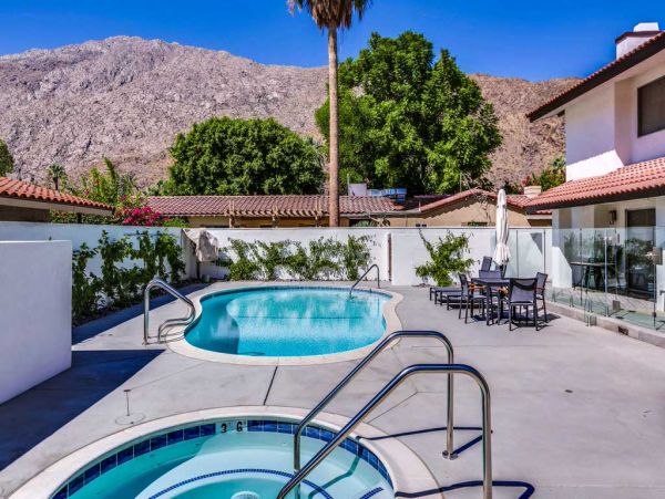 Palm Springs Home 984035