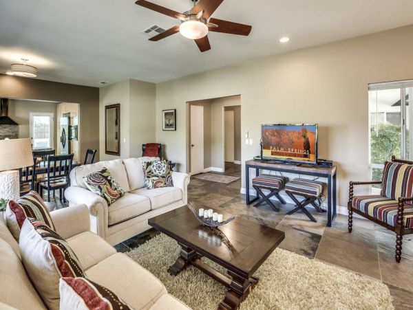 Palm Springs Home 984035