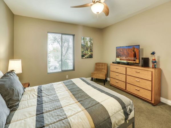 Palm Springs Home 984035