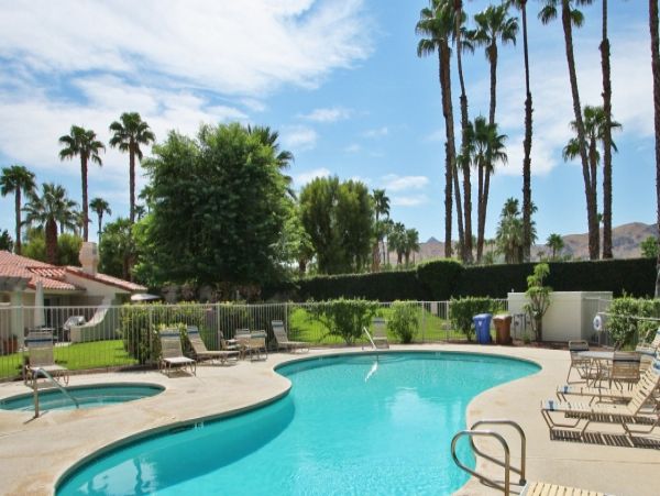 Palm Springs Home 984037