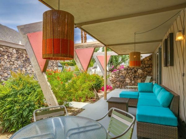 Palm Springs Home 984038
