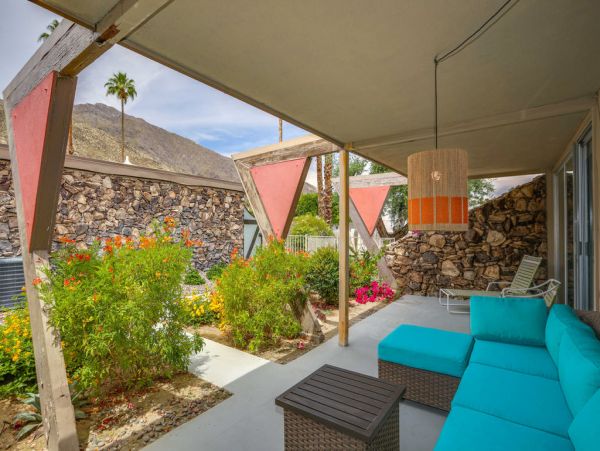 Palm Springs Home 984038