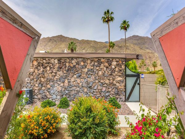 Palm Springs Home 984038