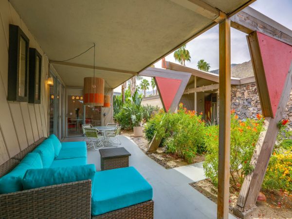 Palm Springs Home 984038