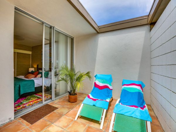 Palm Springs Home 984038