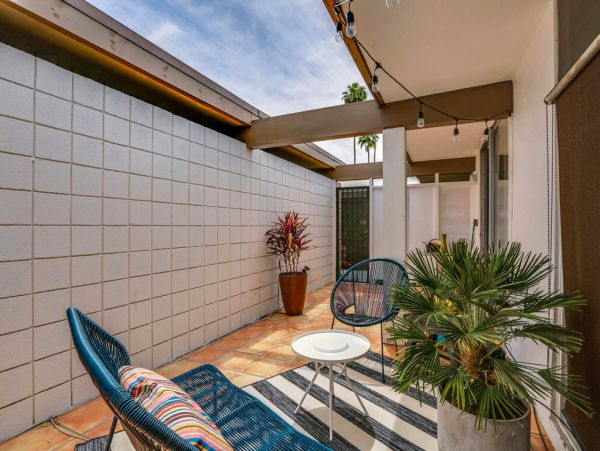 Palm Springs Home 984038