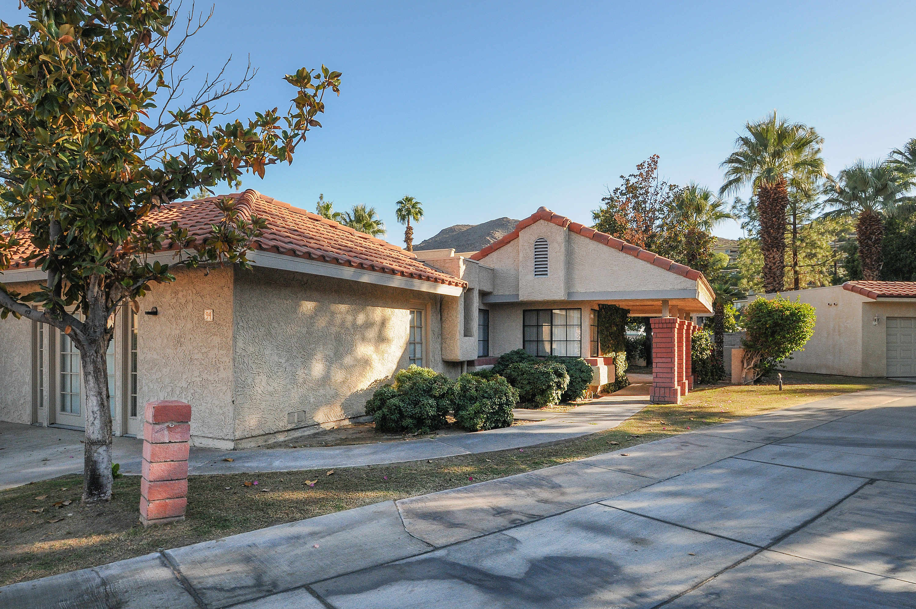 Palm Springs Home 984039