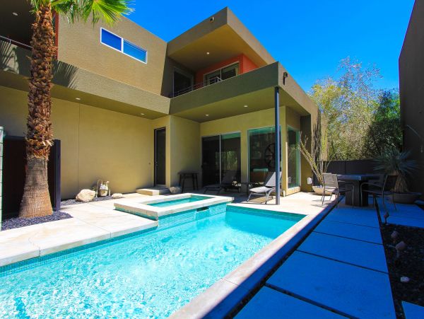 Palm Springs Home 984040