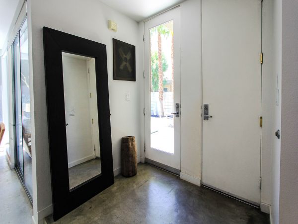 Palm Springs Home 984040