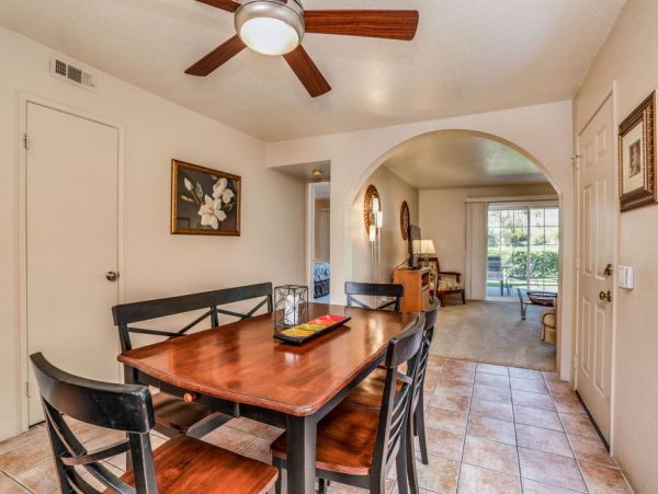Palm Springs Home 984042