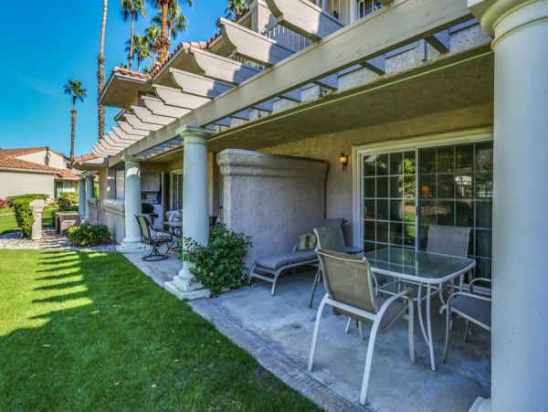 Palm Springs Home 984042