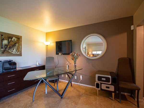 Palm Springs Home 984043