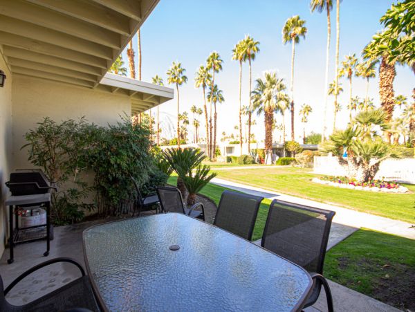 Palm Springs Home 984043