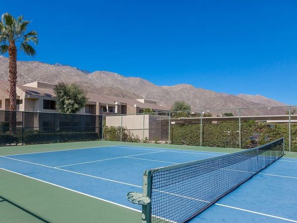 Palm Springs Home 984045