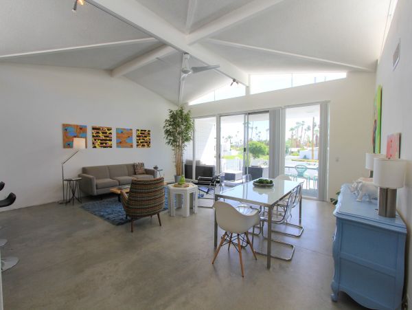 Palm Springs Home 984046