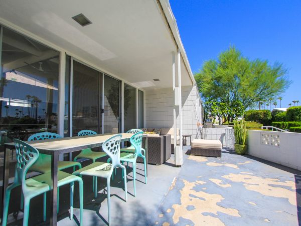 Palm Springs Home 984046
