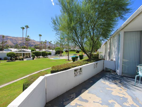Palm Springs Home 984046