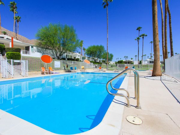 Palm Springs Home 984046