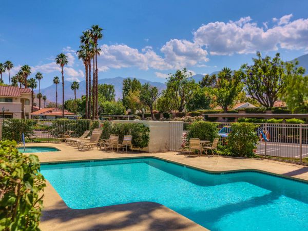 Palm Springs Home 984047