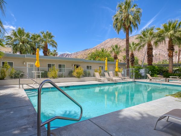 Palm Springs Home 984048
