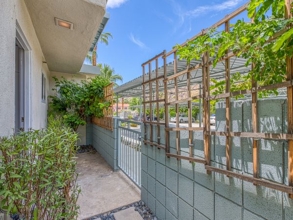 Palm Springs Home 984048