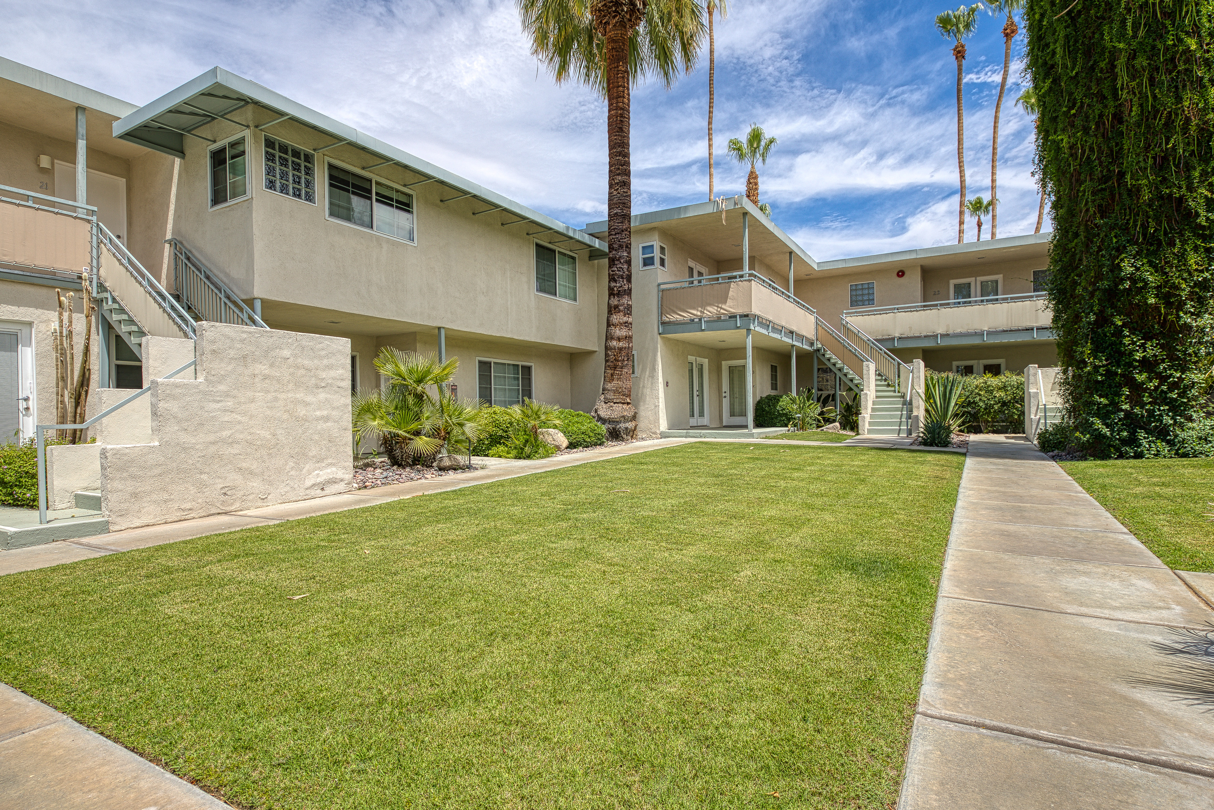 Palm Springs Home 984048