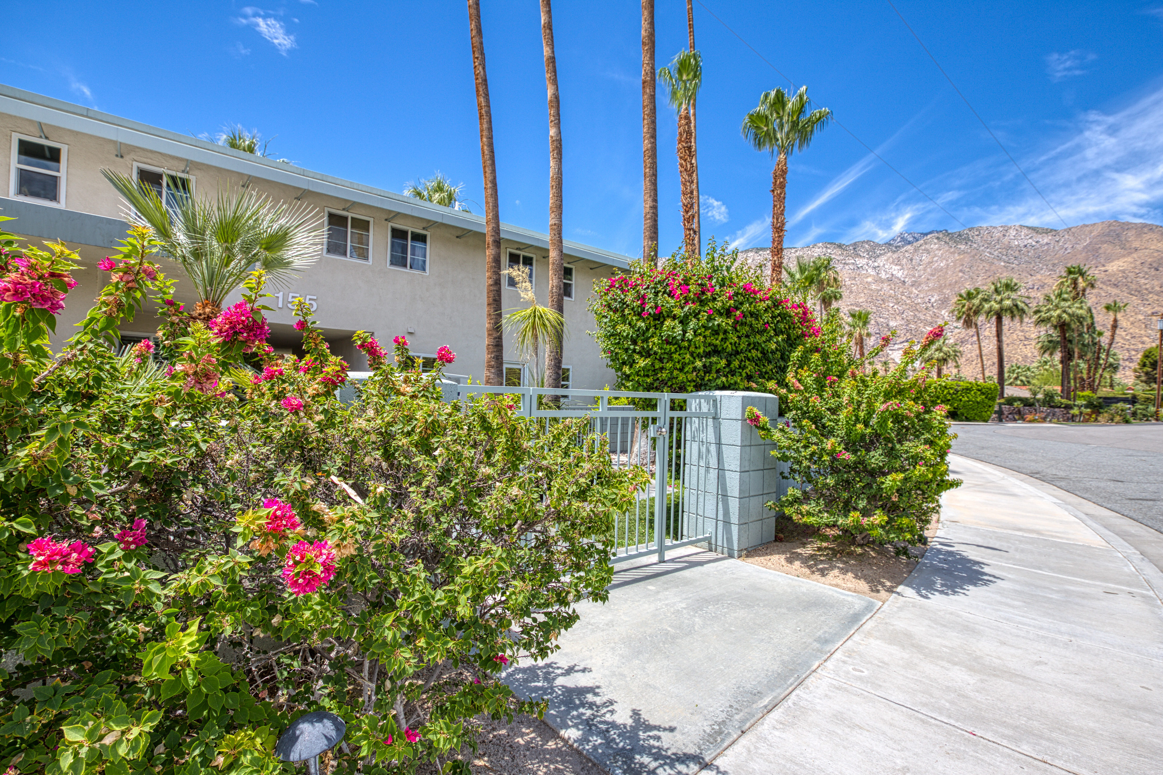 Palm Springs Home 984048