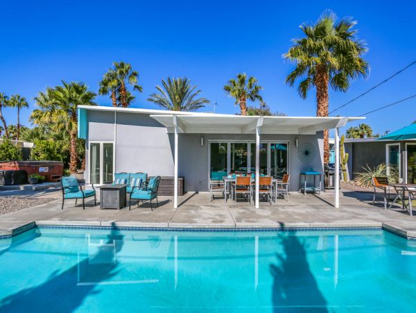 Four Bedrooms Designer Home With Private Pool and Hot Tub