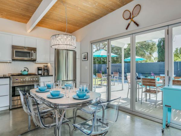 Four Bedrooms Designer Home With Private Pool and Hot Tub