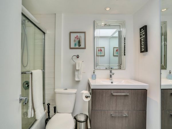 Four Bedrooms Designer Home With Private Pool and Hot Tub