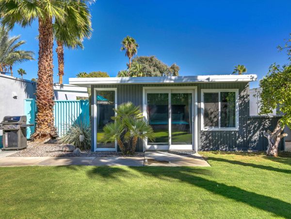 Four Bedrooms Designer Home With Private Pool and Hot Tub