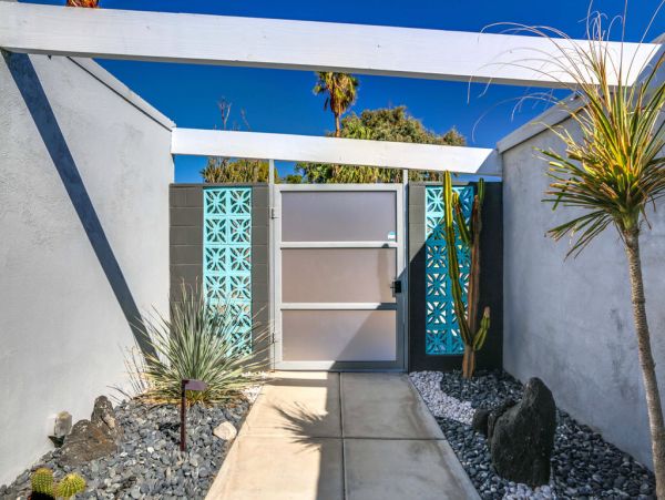 Four Bedrooms Designer Home With Private Pool and Hot Tub