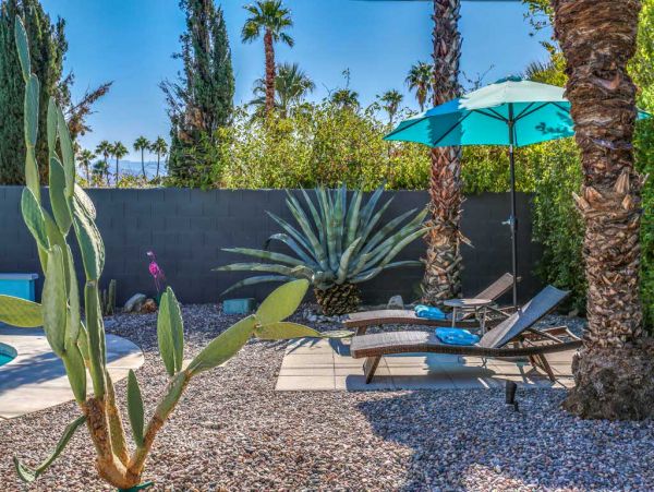 Four Bedrooms Designer Home With Private Pool and Hot Tub