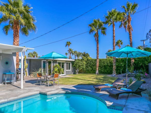 Four Bedrooms Designer Home With Private Pool and Hot Tub