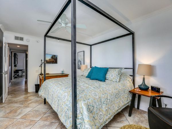 Palm Springs Home 984050
