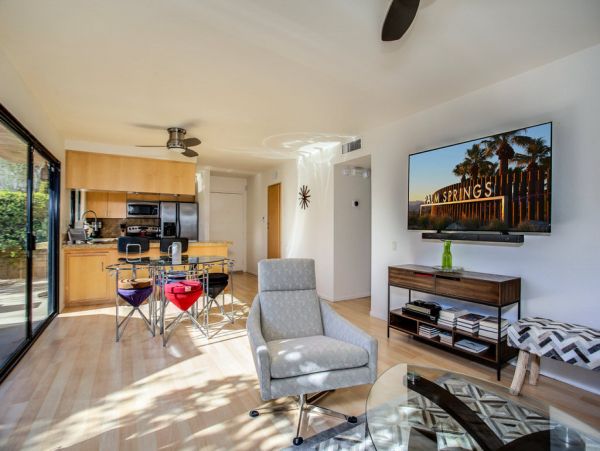 Palm Springs Home 984051