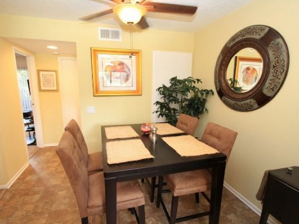 Palm Springs Home 984052