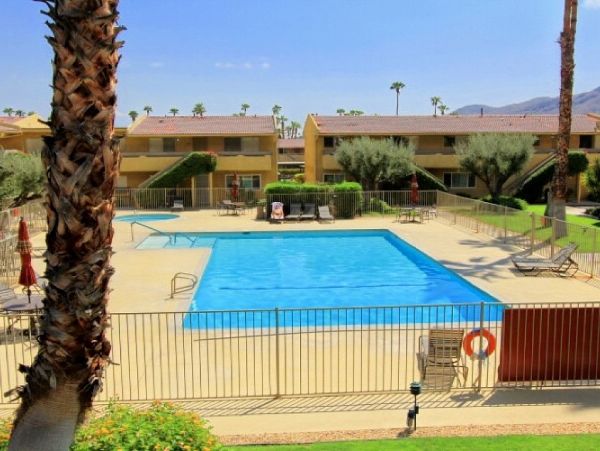 Palm Springs Home 984052