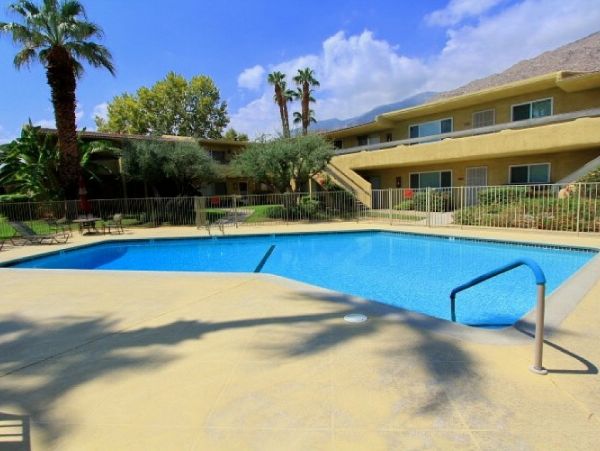 Palm Springs Home 984052